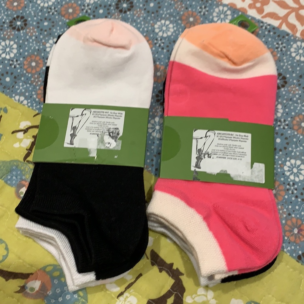 Kate Spade sock 6 pairs - Picture 3 of 4